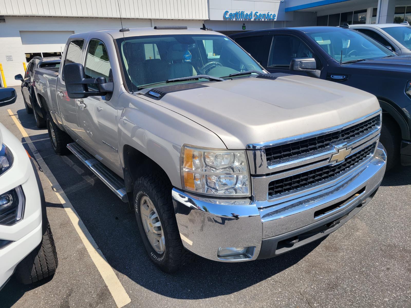 2009 Chevrolet Silverado 2500HD LTZ photo 2