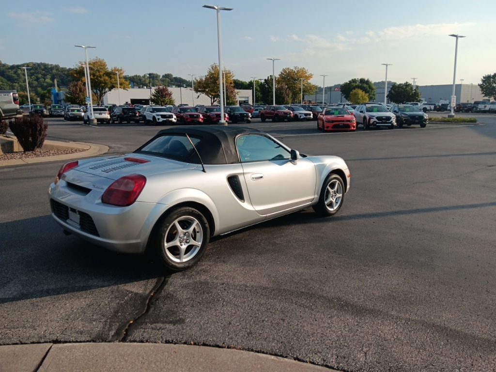 2000 Toyota MR2 Spyder Base photo 5