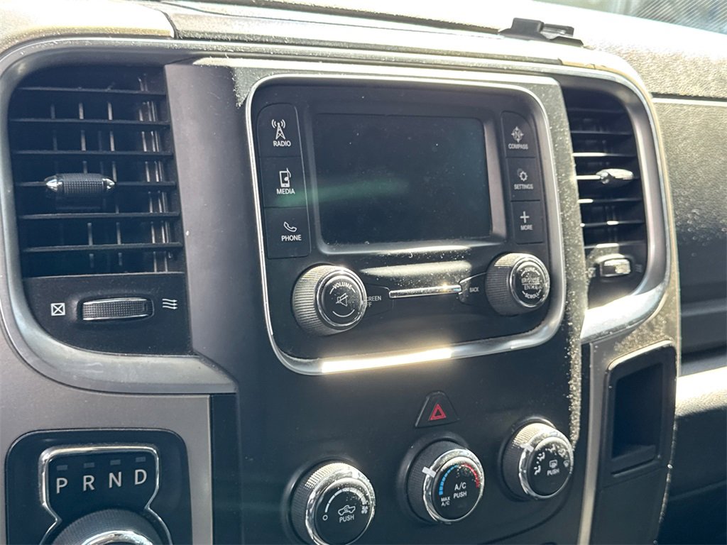 2017 Ram 1500 SLT photo 10