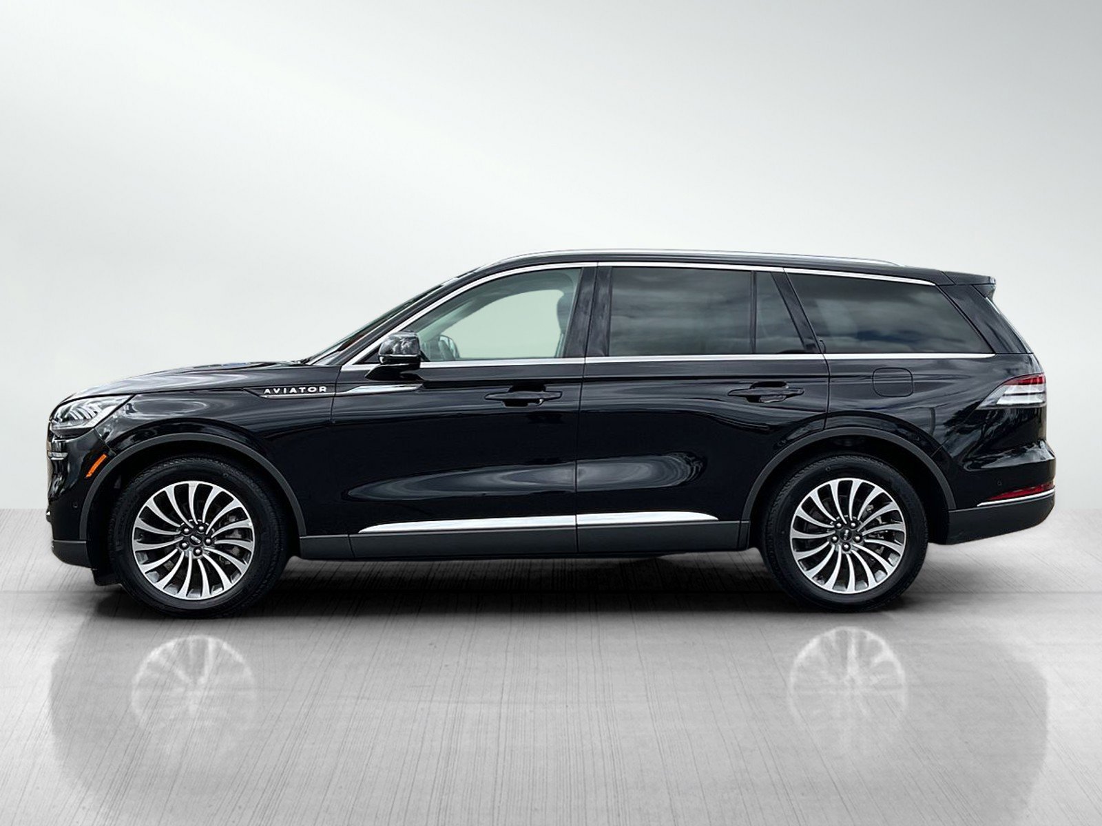 Used 2024 Lincoln Aviator Reserve with VIN 5LM5J7XC5RGL08516 for sale in Brainerd, Minnesota