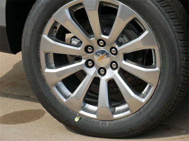 2025 Chevrolet Suburban Premier photo 8
