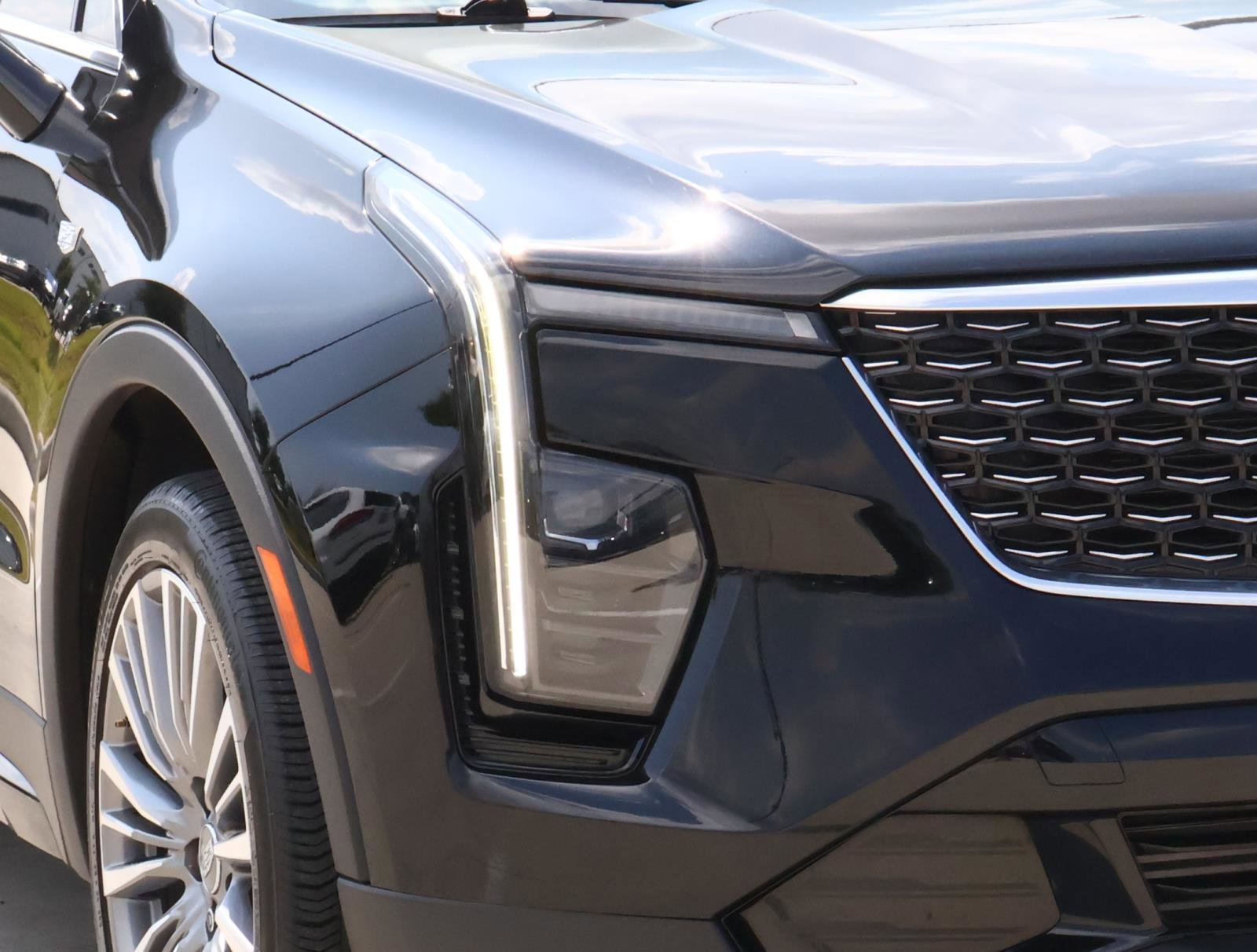 2024 Cadillac XT4 Premium Luxury photo 8