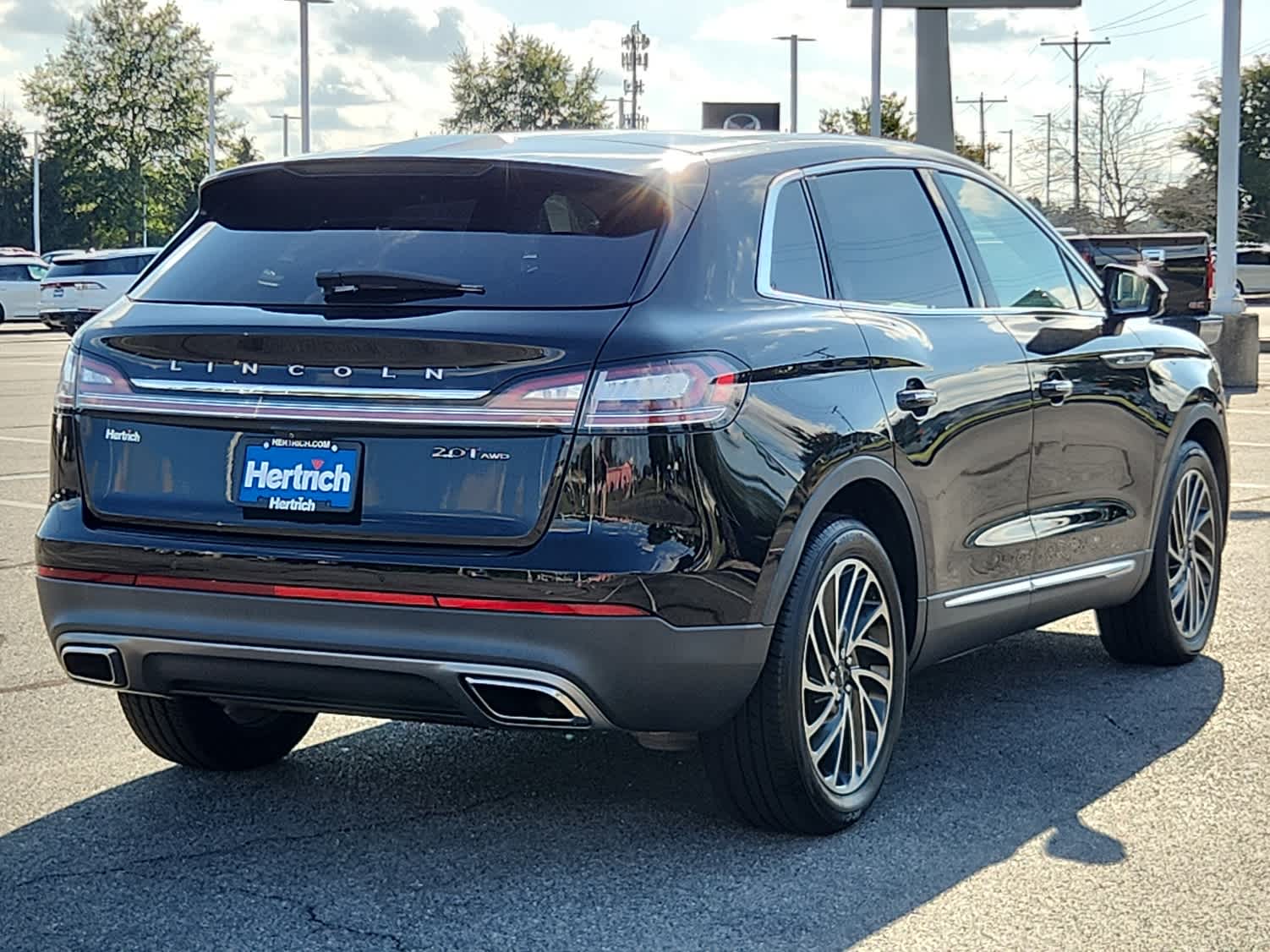 2019 Lincoln Nautilus Reserve photo 2
