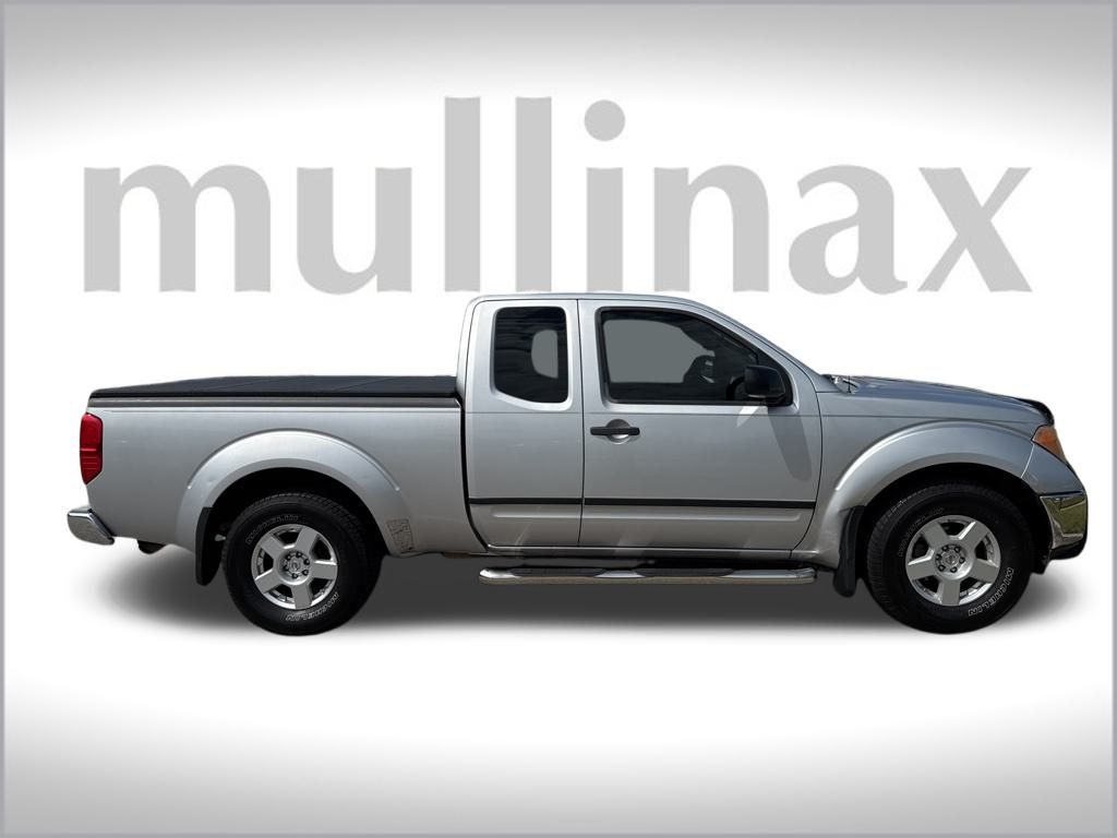 2006 Nissan Frontier SE photo 2