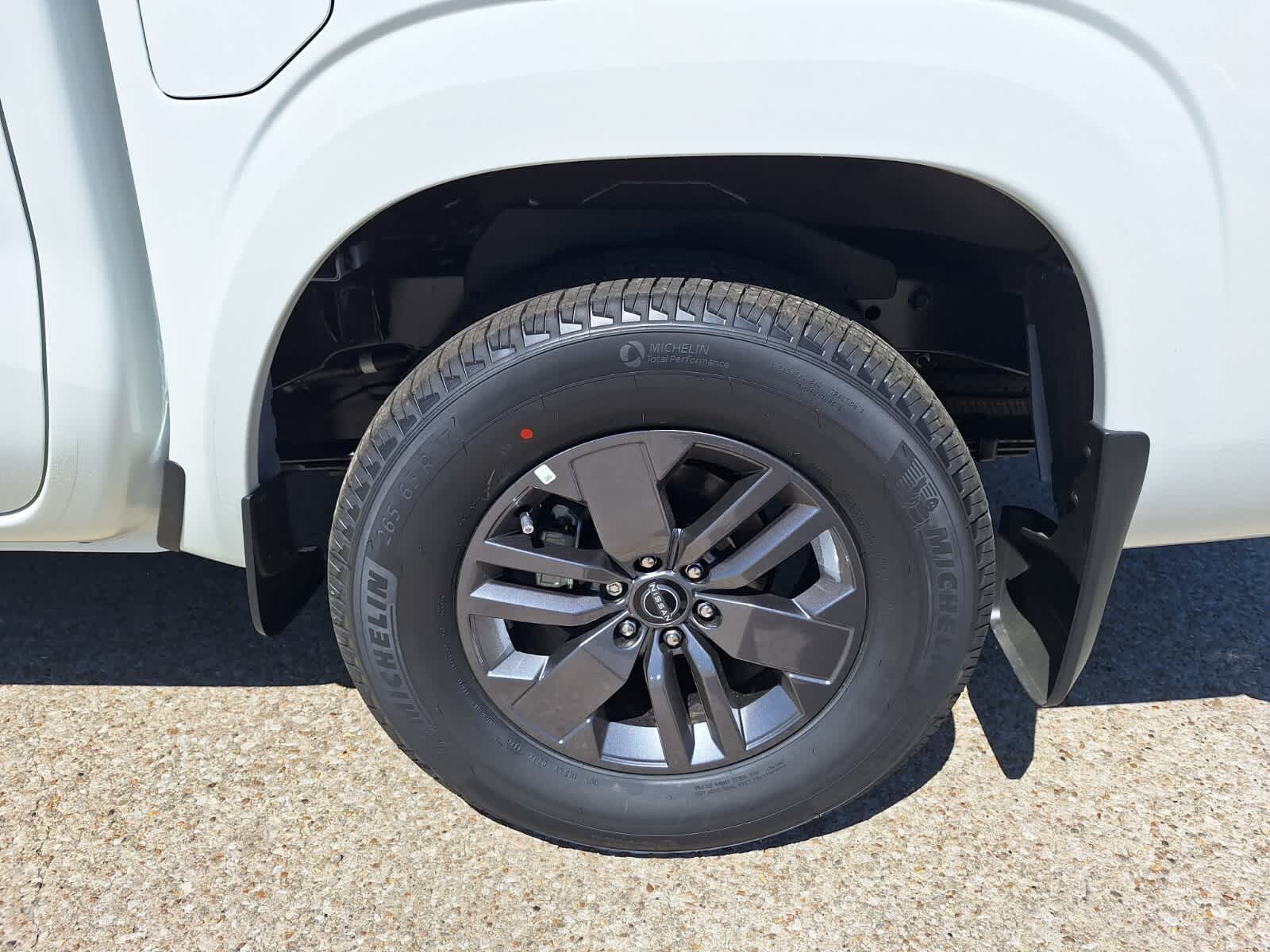 2025 Nissan Frontier Crew Cab SV photo 21