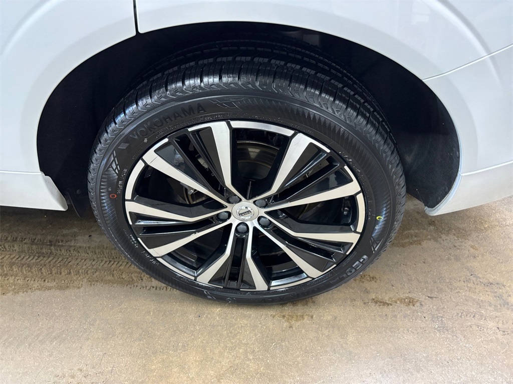 2023 Volvo XC60 B5 Plus photo 30