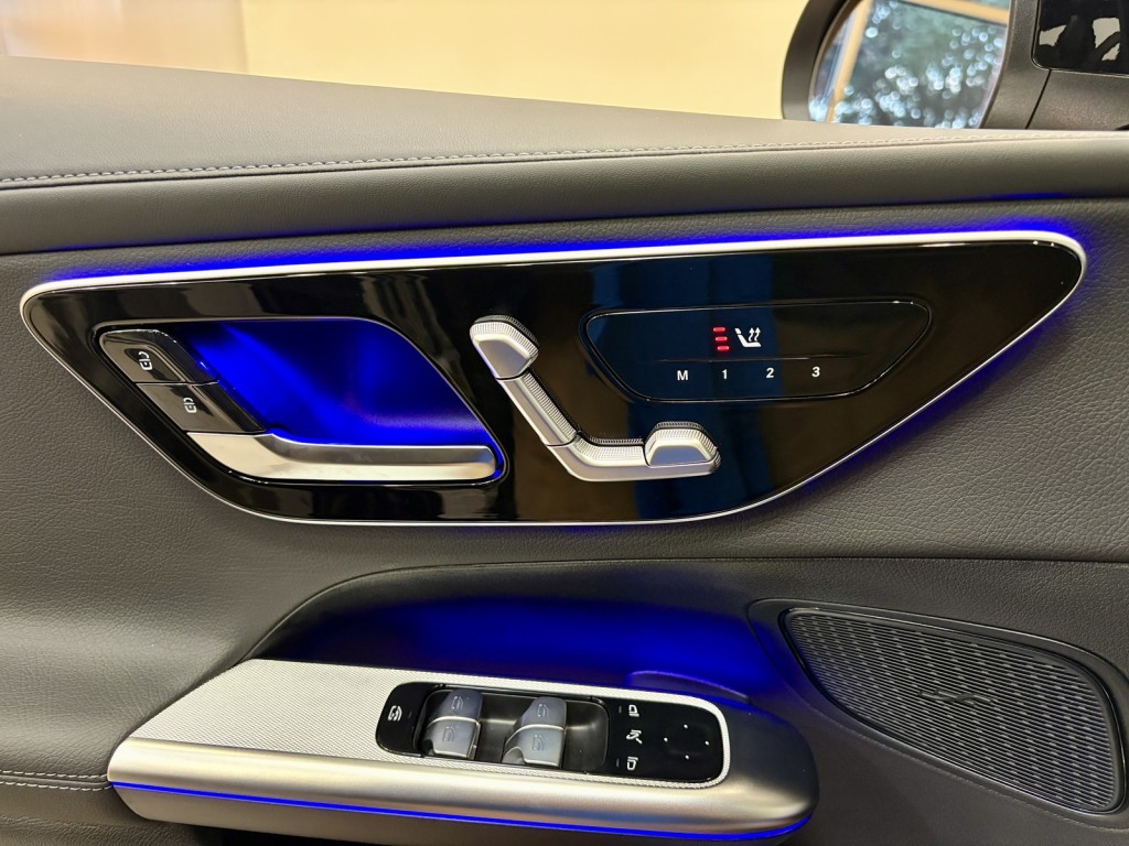 2026 Mercedes Benz GLC 300 4MATIC photo 18