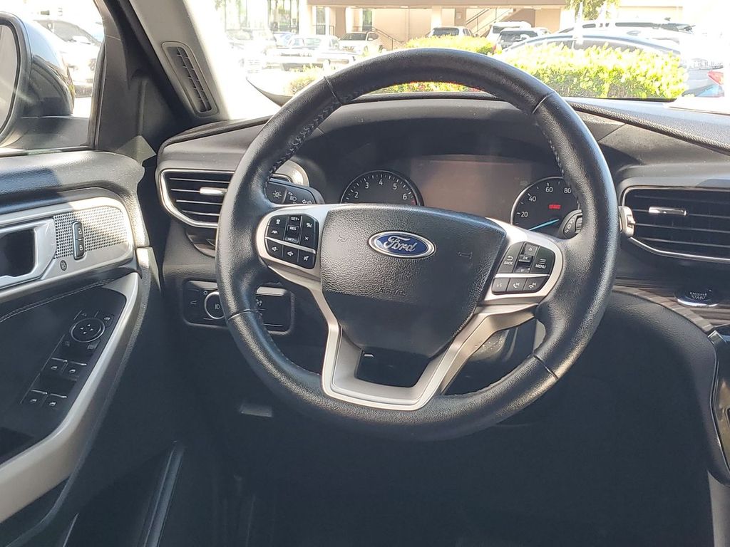 2023 Ford Explorer Limited photo 21