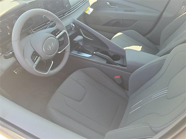 2025 Hyundai Elantra SEL Sport photo 7