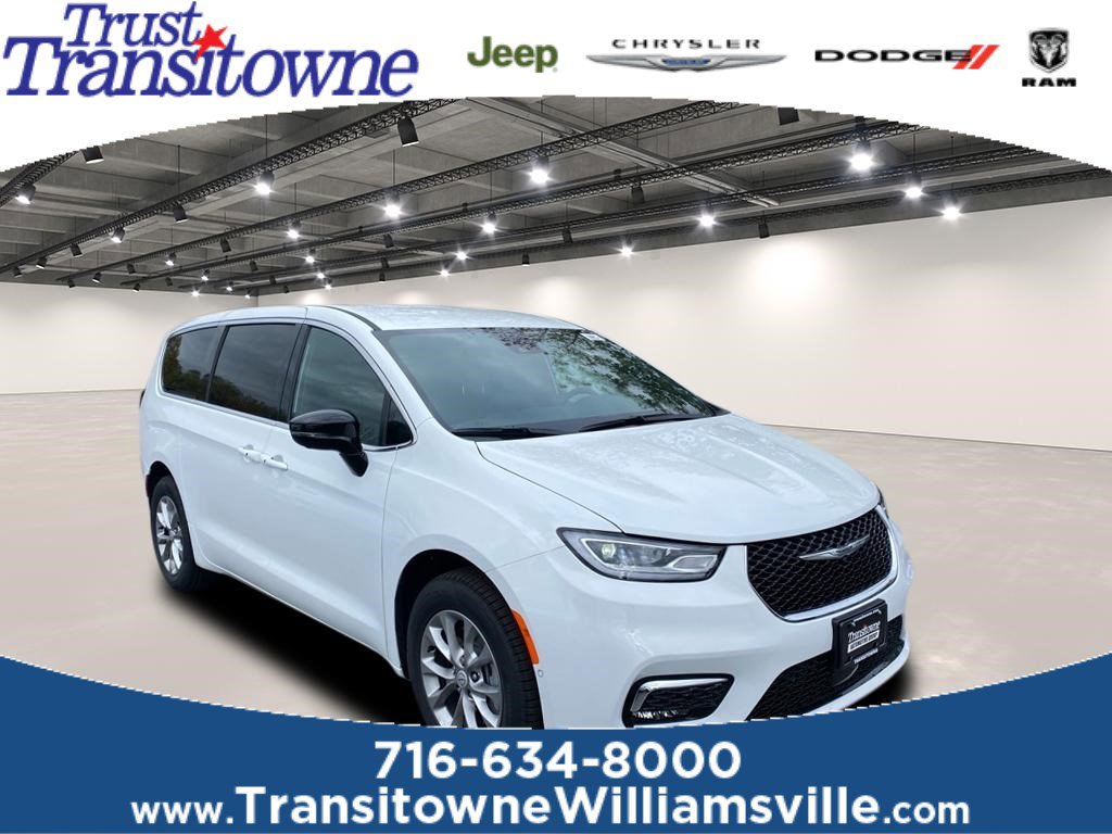 2026 Chrysler Pacifica Select's photo