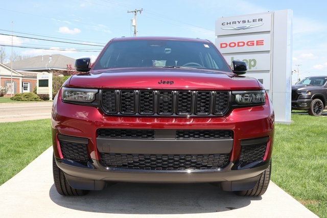 2025 Jeep Grand Cherokee Altitude X photo 3
