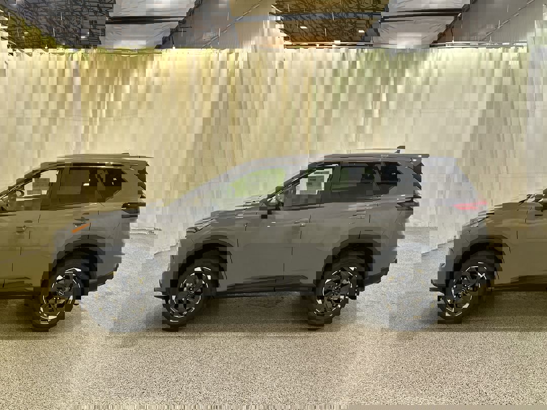 2026 Nissan Rogue SV photo 2