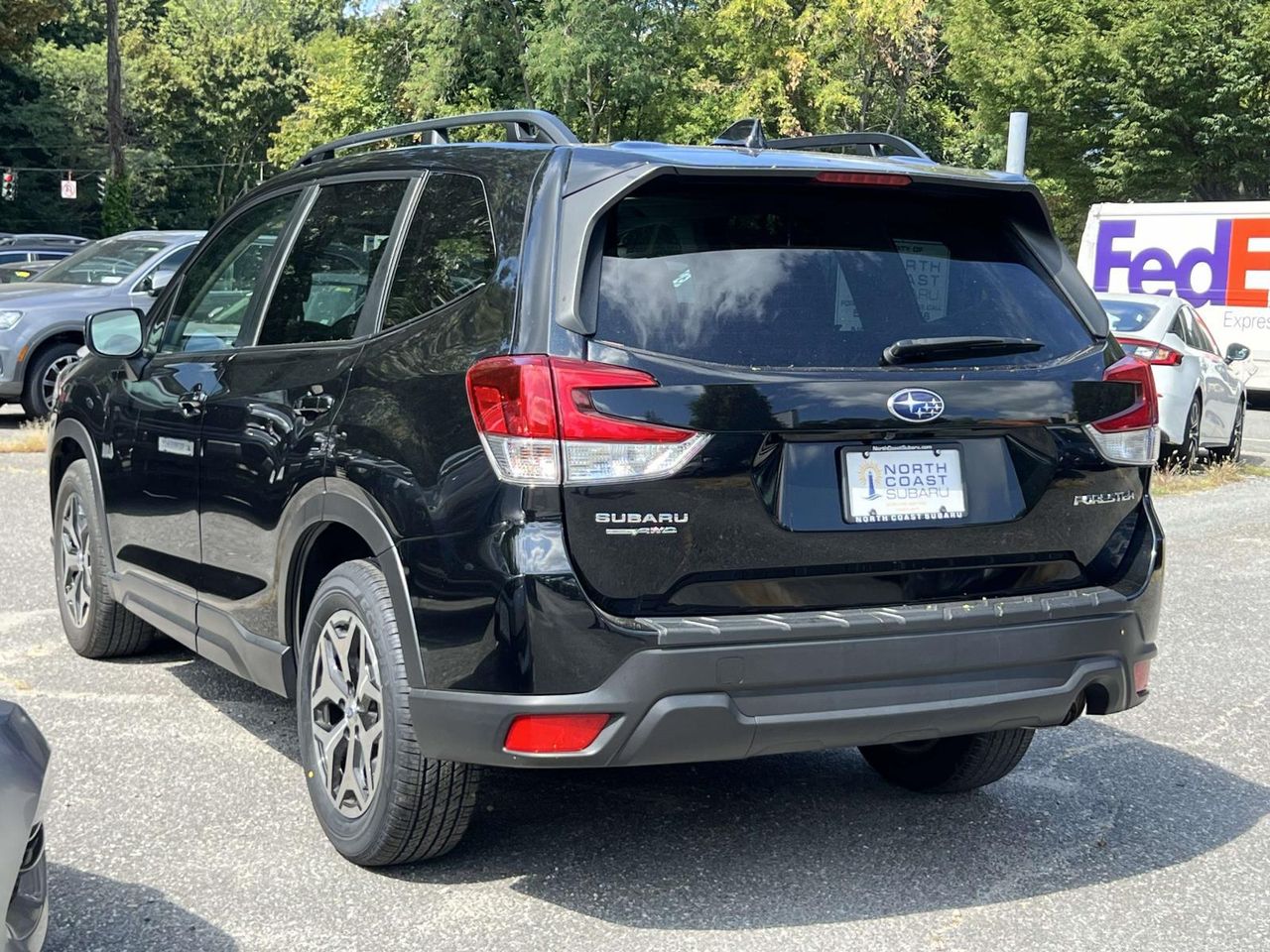 2022 Subaru Forester Premium photo 3