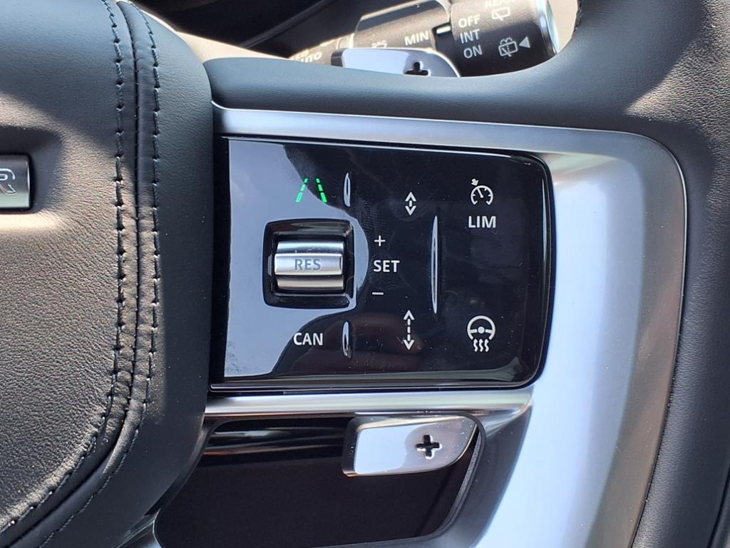 2025 Land Rover Range Rover SE photo 14