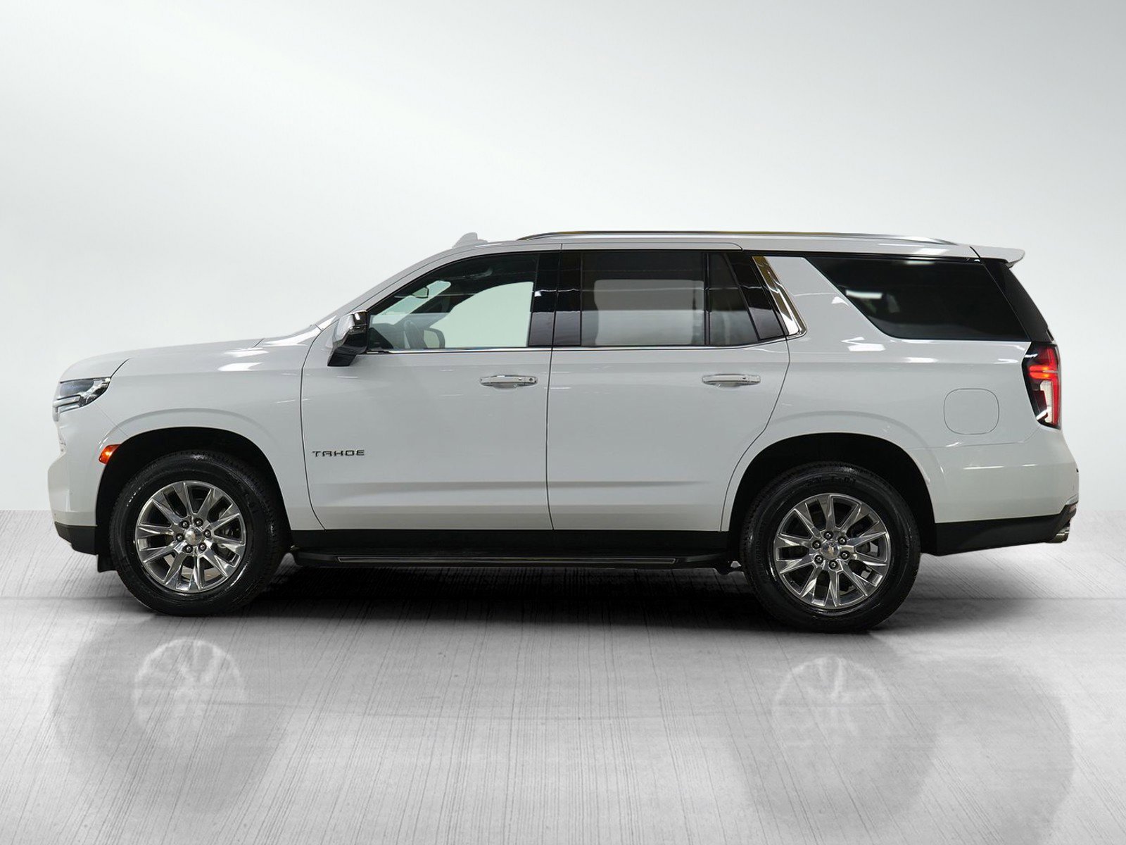 Used 2024 Chevrolet Tahoe Premier with VIN 1GNSKSKD2RR185084 for sale in Minneapolis, Minnesota