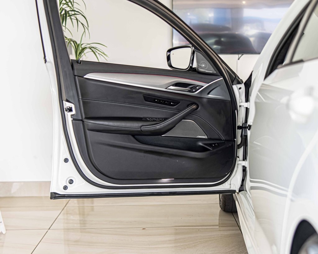 2023 BMW M5 - Image 35