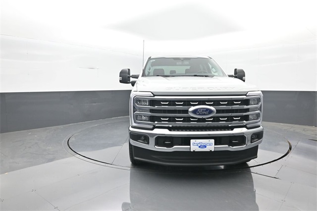 2025 Ford F-350 Lariat photo 2