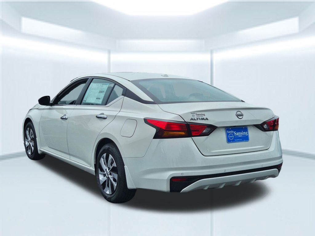 2025 Nissan Altima 2.5 S photo 3
