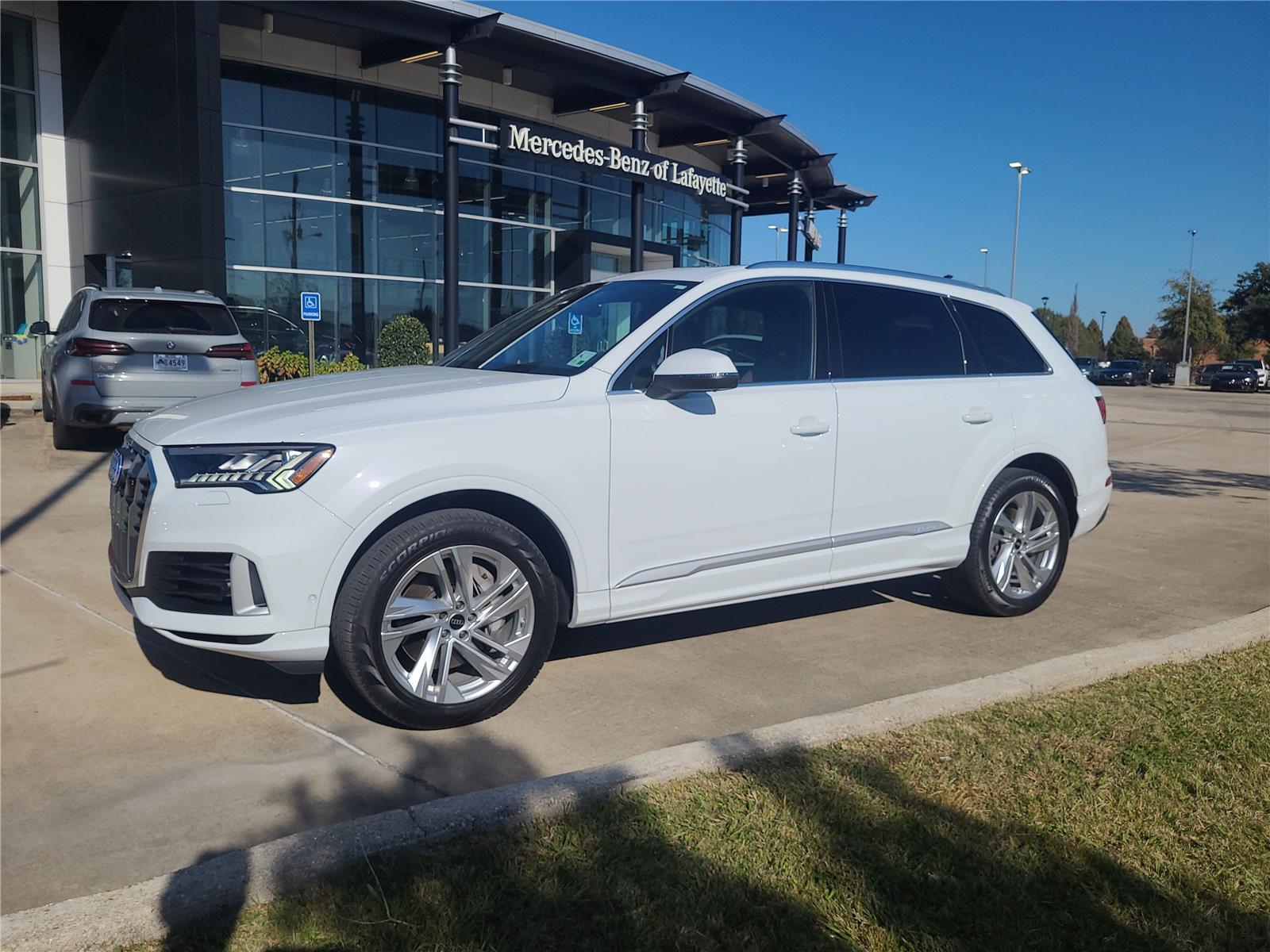 2023 Audi Q7 Premium's photo