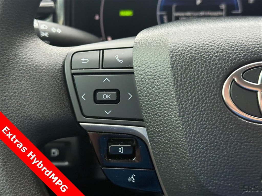 2025 Toyota Camry LE photo 18