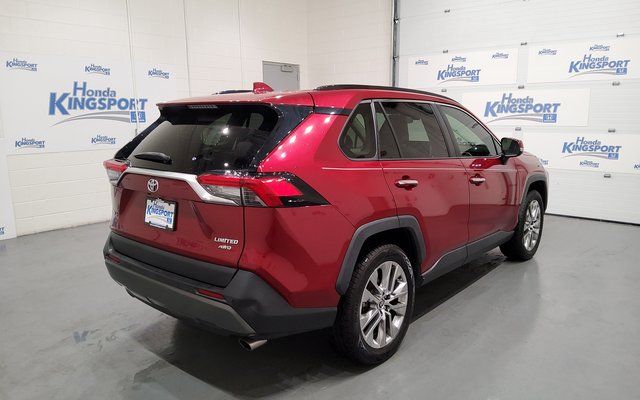 2020 Toyota RAV4 Limited photo 3