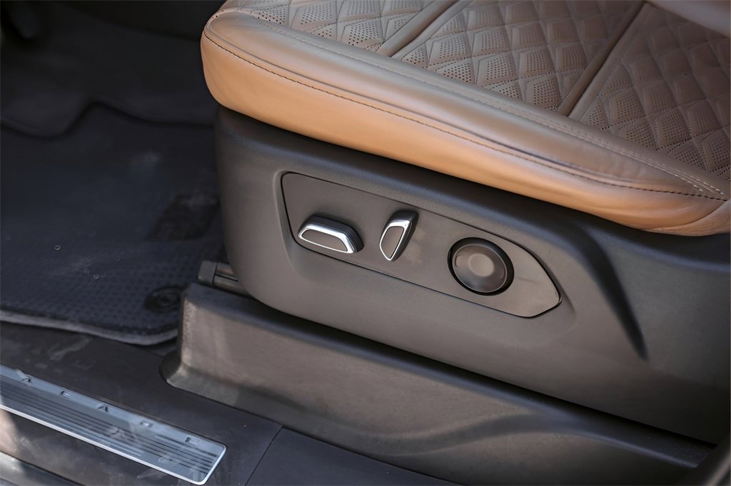 2023 Cadillac Escalade ESV Sport photo 7