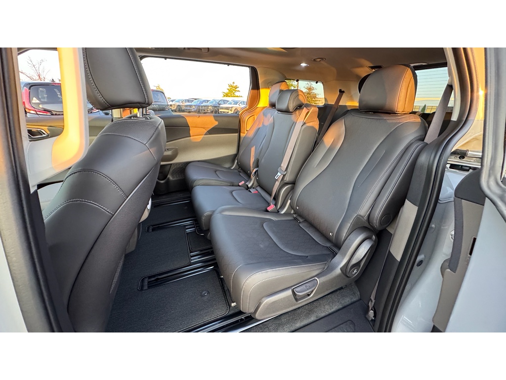 2026 Kia Carnival SX Prestige photo 22