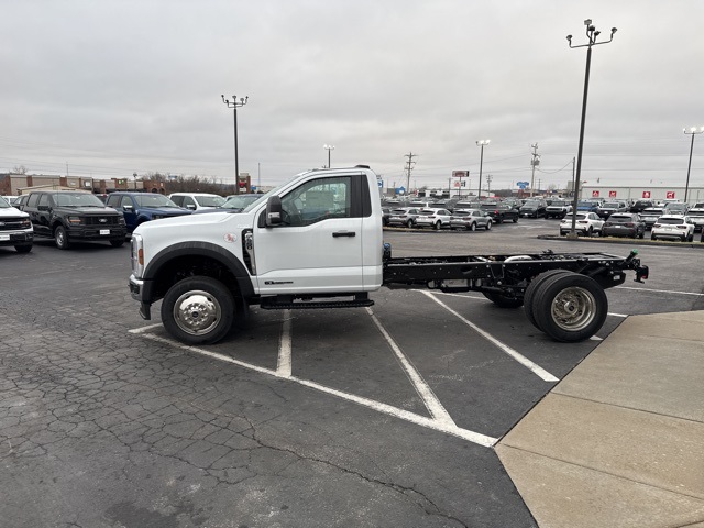 2025 Ford F-550 XL photo 3