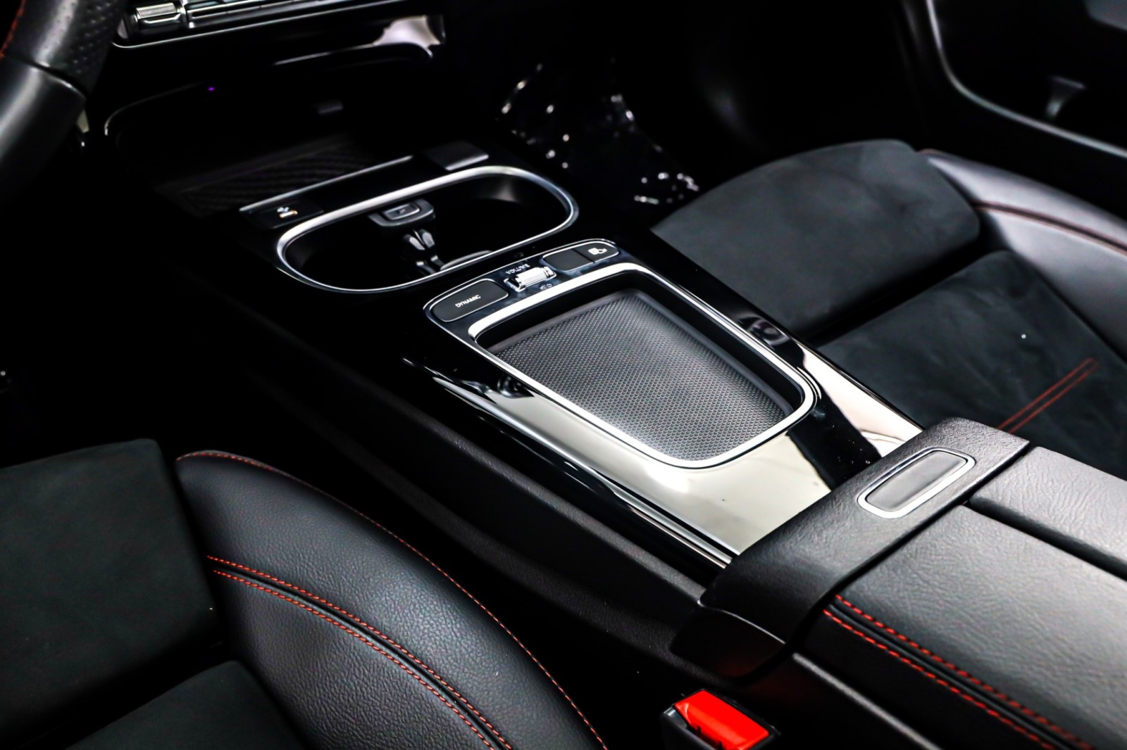 2024 Mercedes Benz CLA 250 photo 4