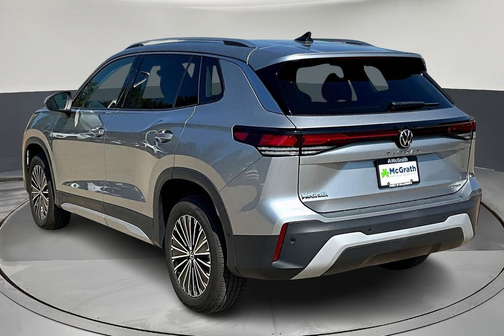2025 Volkswagen Tiguan S photo 3