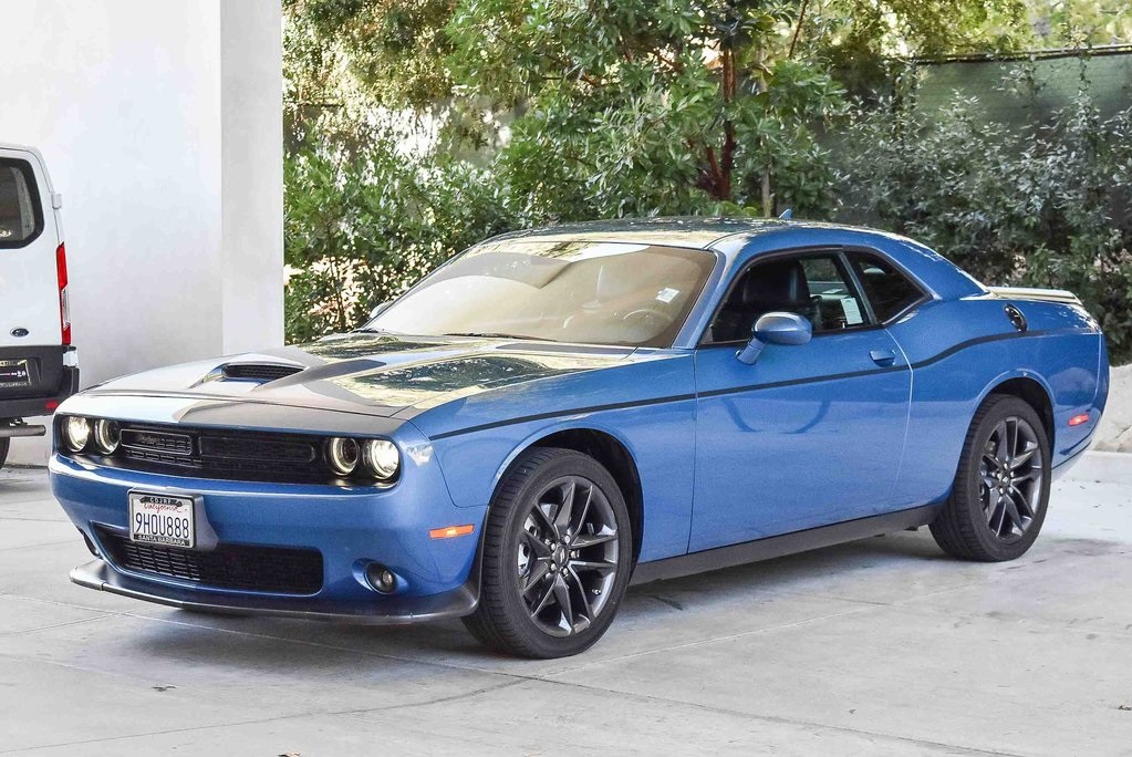2022 Dodge Challenger GT photo 3