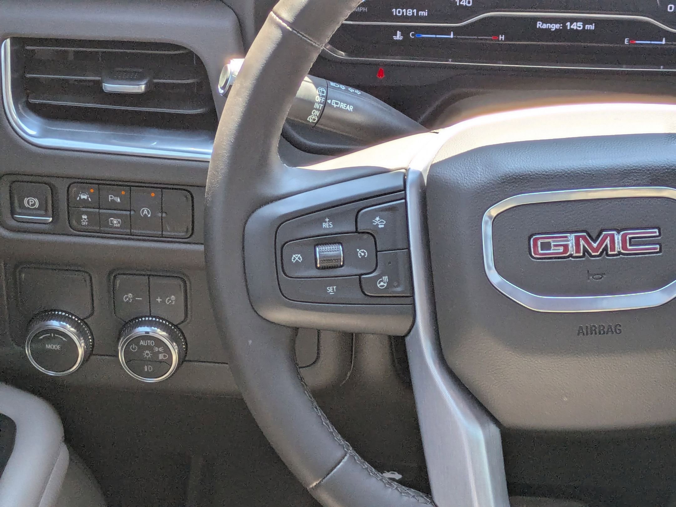 2024 Gmc Yukon SLT photo 22