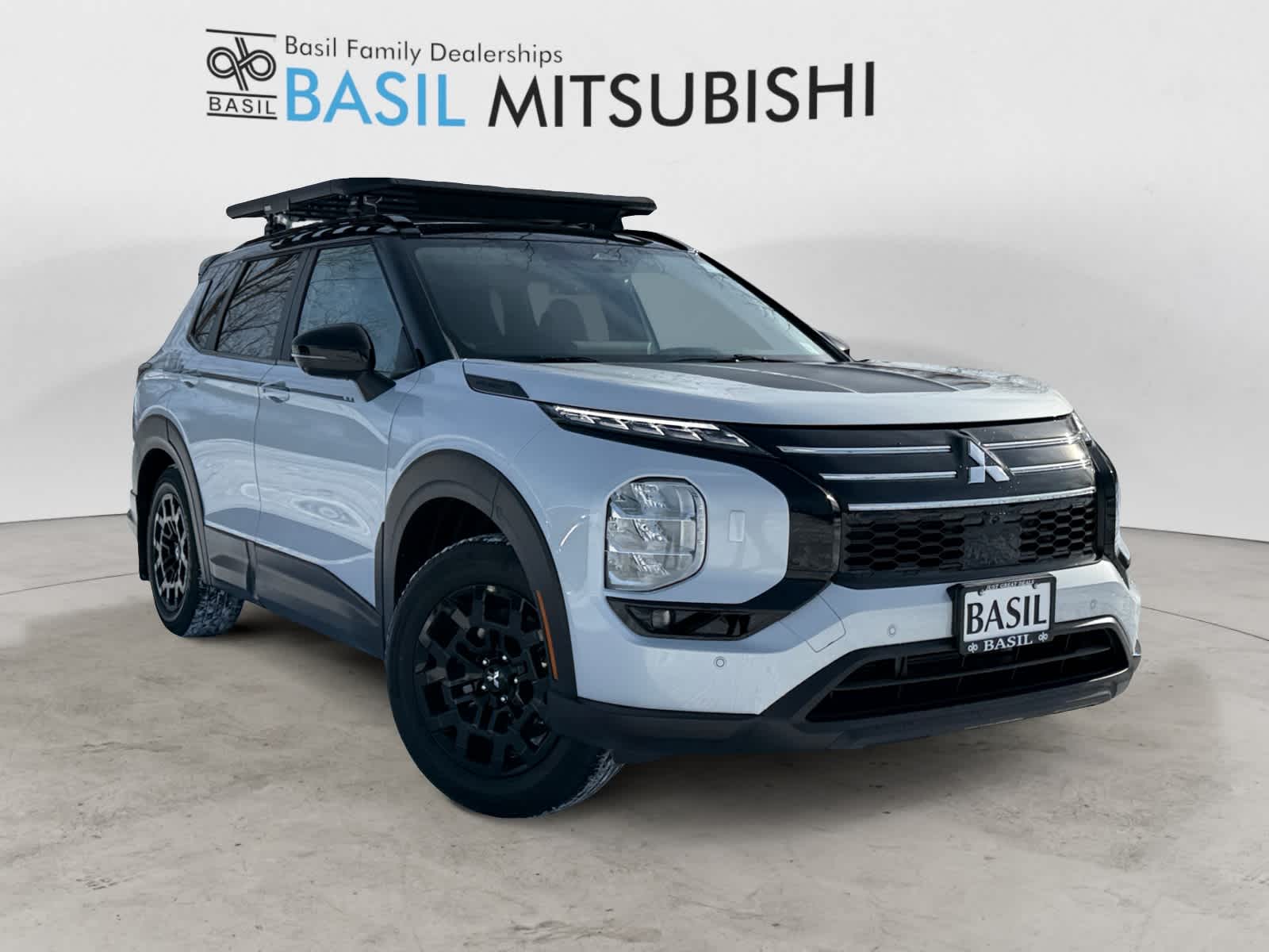 2025 Mitsubishi Outlander Trail Edition's photo