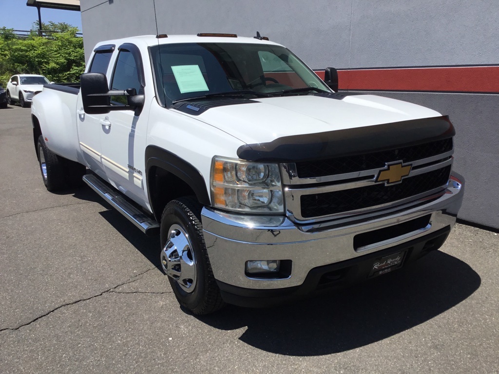 2011 Chevrolet Silverado 3500HD LTZ photo 2