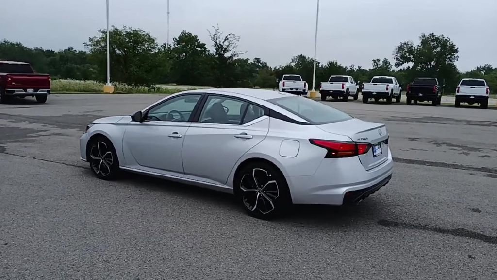 2024 Nissan Altima 2.5 SR photo 6