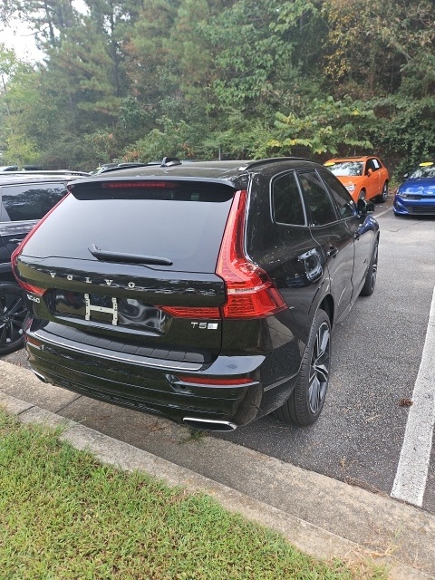 2020 Volvo XC60 T5 R-Design photo 3