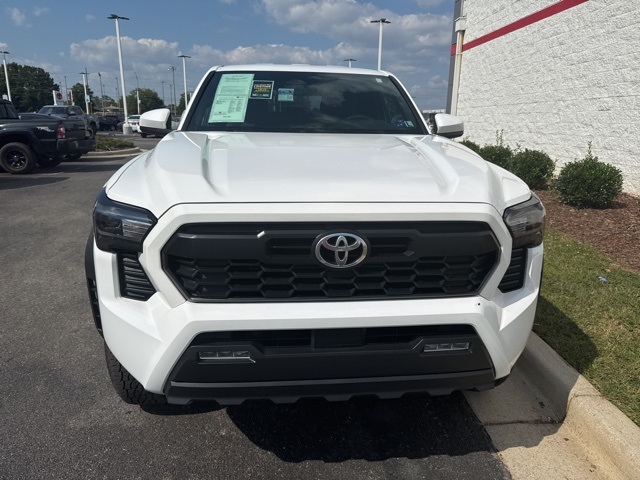 2025 Toyota Tacoma TRD Off-Road photo 2