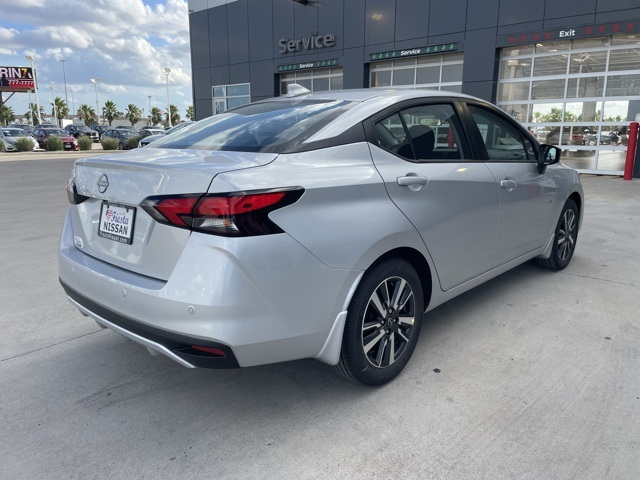 2025 Nissan Versa SV photo 4