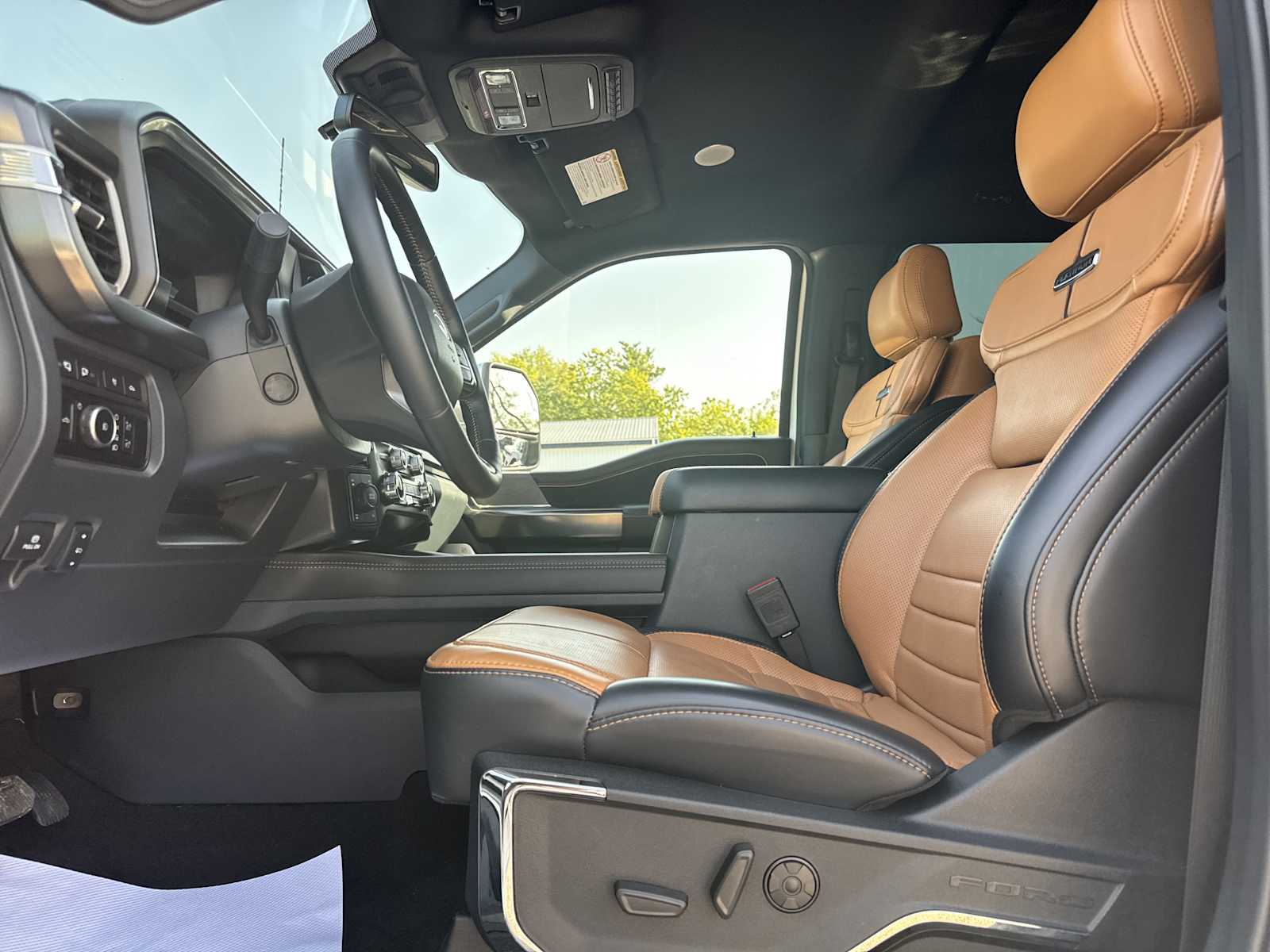 2024 Ford F-250 Platinum photo 25