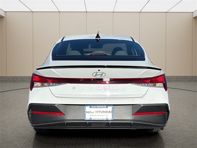 2025 Hyundai Elantra SEL Sport photo 4