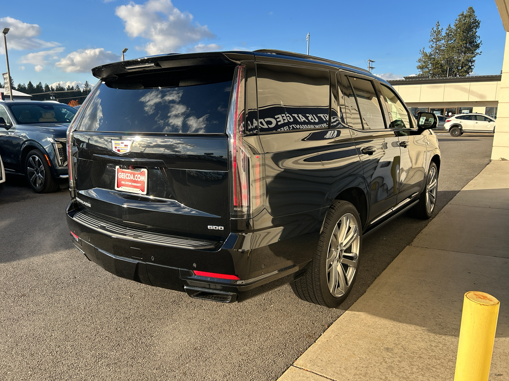 2025 Cadillac Escalade Sport photo 3