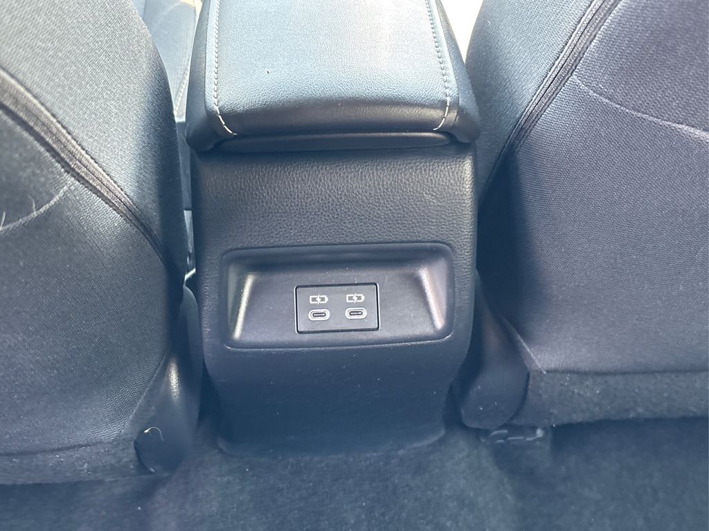 2023 Toyota Corolla SE photo 29
