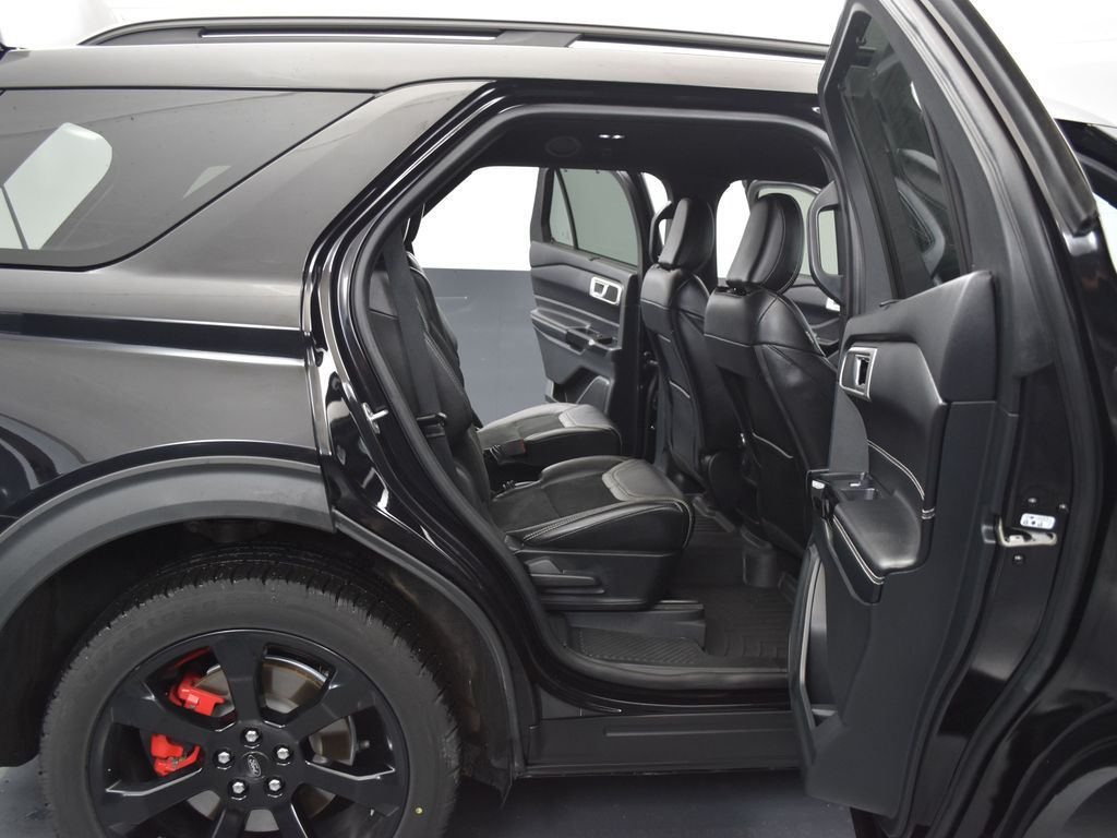 2021 Ford Explorer ST photo 28