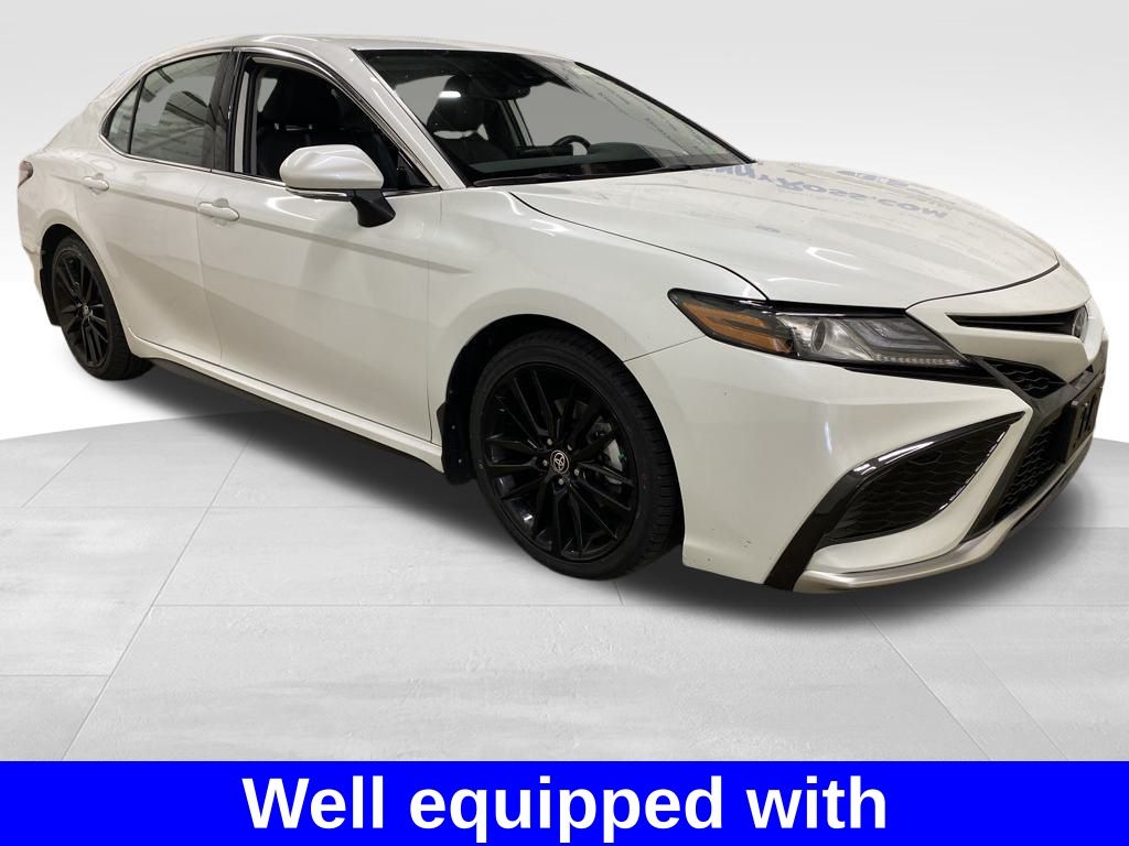 2023 Toyota Camry XSE photo 3