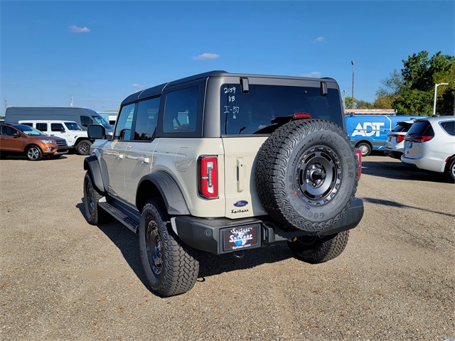 2025 Ford Bronco Outer Banks photo 6