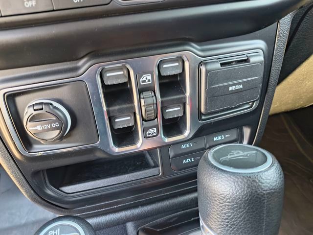 2020 Jeep Gladiator Sport photo 27