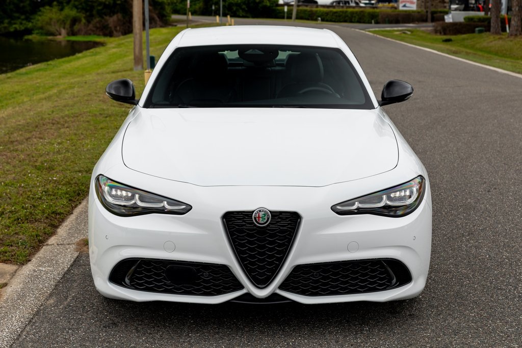 2025 Alfa Romeo Giulia Base photo 4