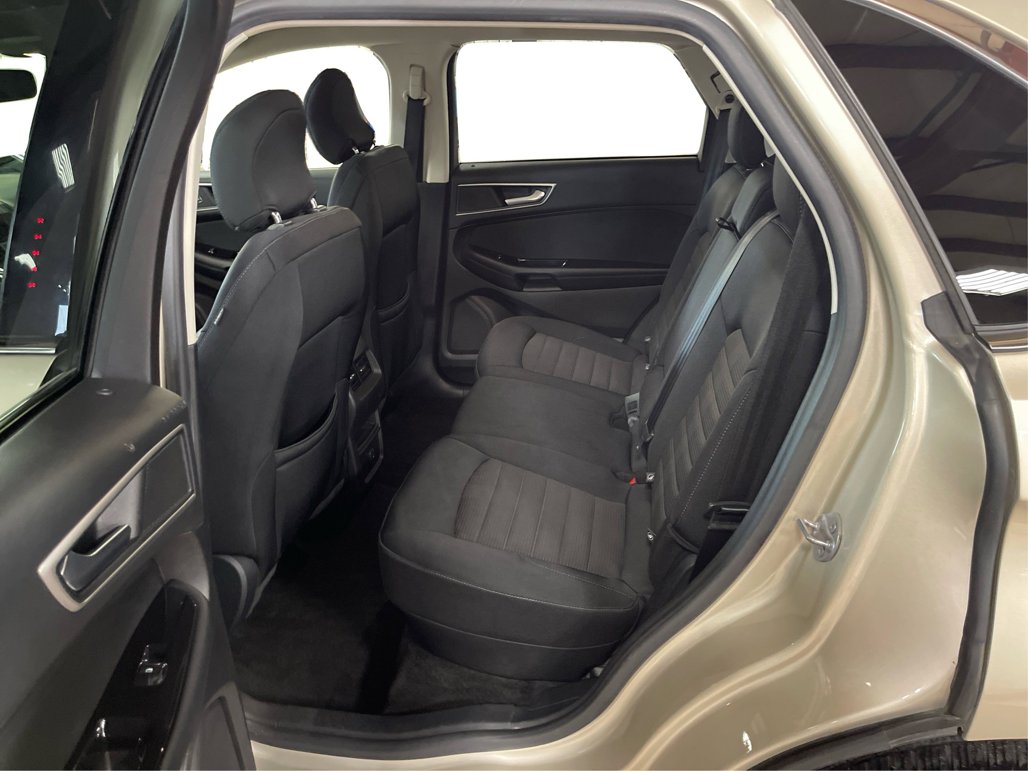 2017 Ford Edge SEL photo 13
