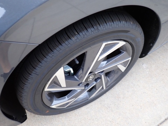 2025 Hyundai Elantra Limited photo 10