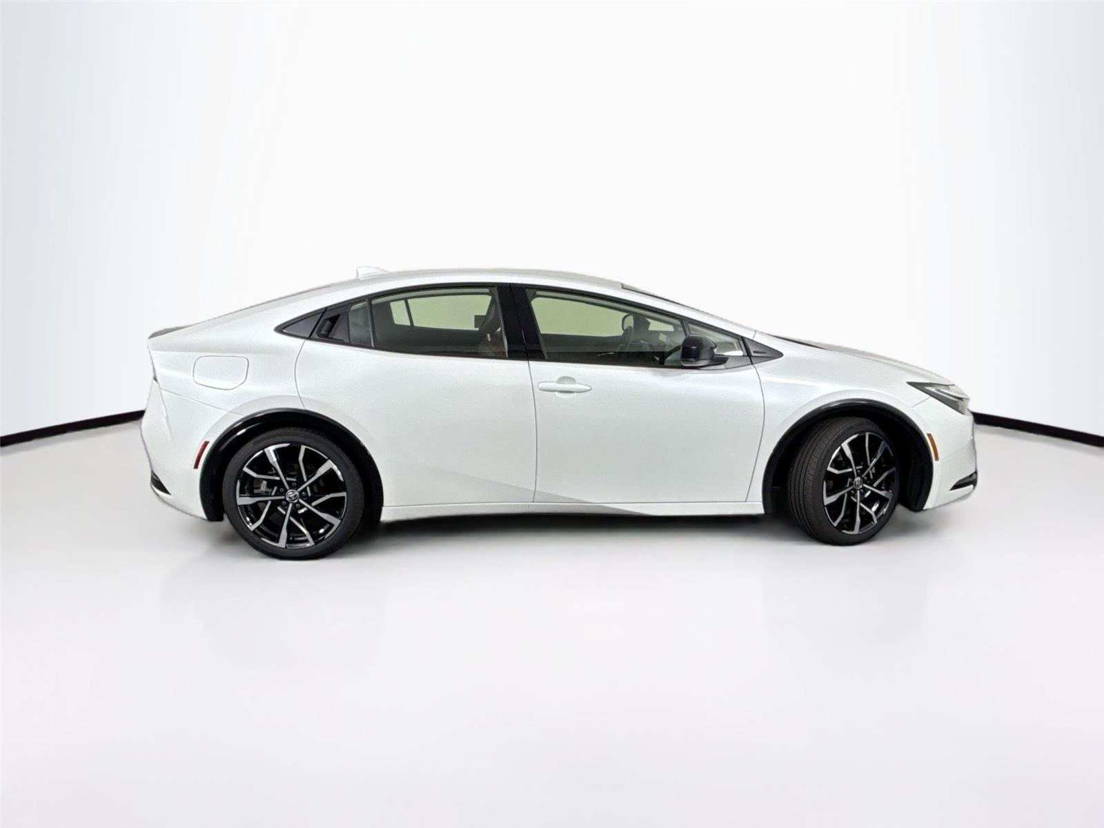 2024 Toyota Prius Prime XSE photo 5